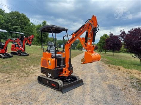 groundhog mini excavator review|groundhog bh24d reviews.